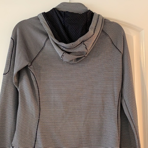 Athleta sweatshirt - Picture 5 of 6